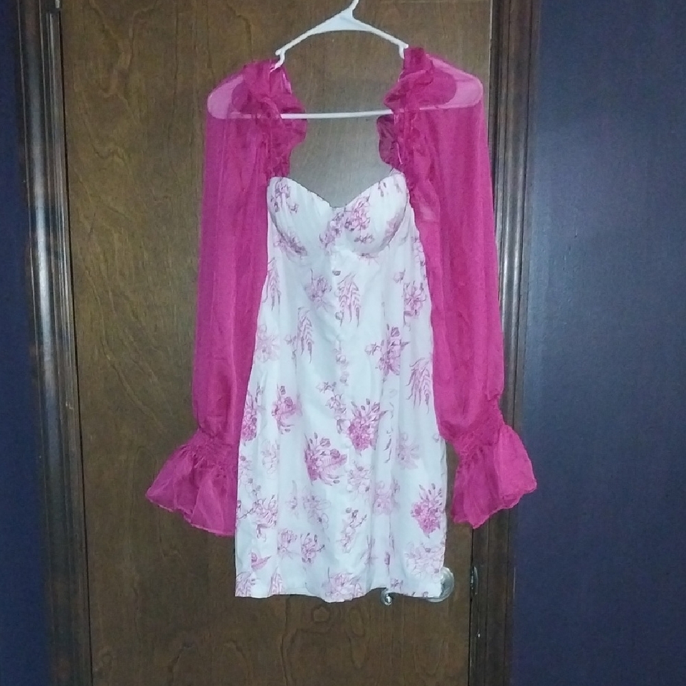 Elegant Pink and White Floral Long Sleeve Dress